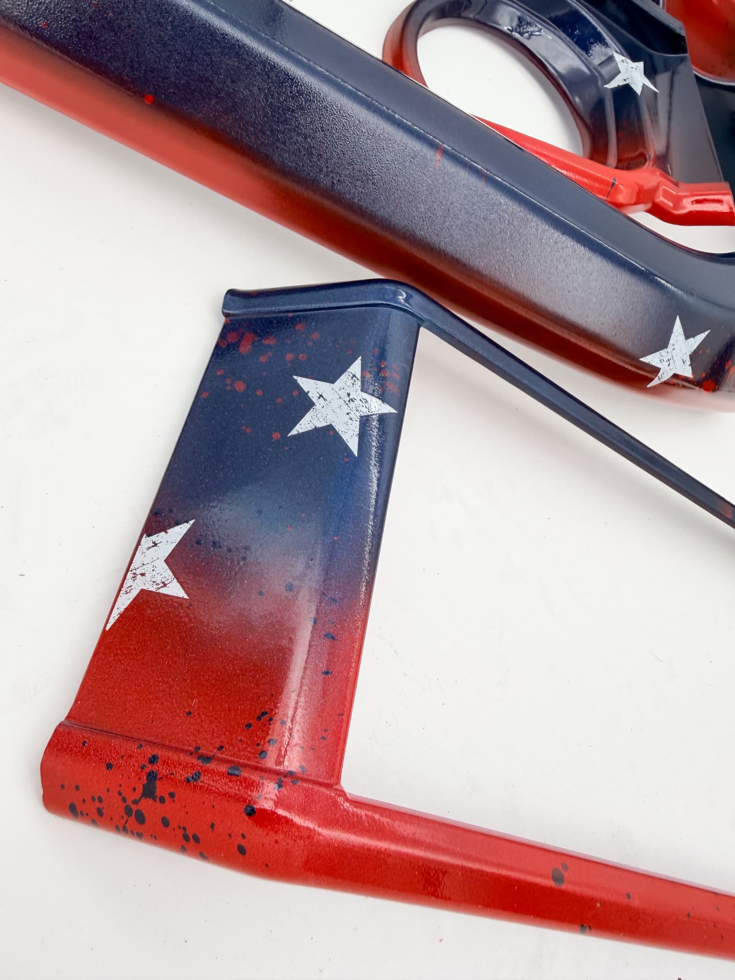 Driver vent cover and passenger bar cover with splatter detail